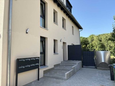 Moderne 3 Zimmer Wohnung im Neubau mit großem Balkon und Stellplatz