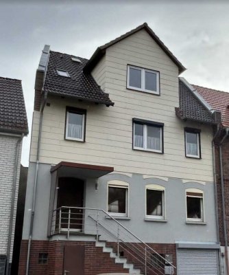 Frisch sanierte Dachgeschoss-Wohnung zu vermieten