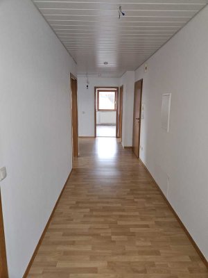 Großzügige 4-Zimmer-Dachgeschosswohnung in Rennertshofen zu vermieten