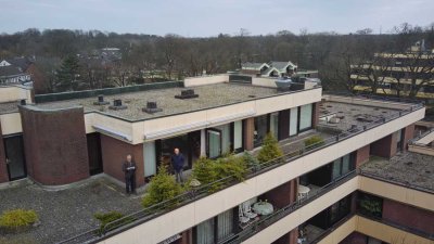 Geschmackvolle 4-Zimmer-Penthouse-Wohnung mit EBK in Hamburg Volksdorf