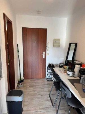 Möblierte 1Z-ETW mit Balkon + Pantryküche, 28m2 im 3.OG, in bester Lage von Heidelberg