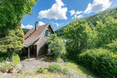 - Ein Rückzugsort im Grünen - 
Möbliertes Ferienhaus in traumhafter Lage