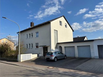 Dreifamilienhaus mit Potential in Alteglofsheim - 3 Wohnungen, großes Grundstück & 3 Garagen