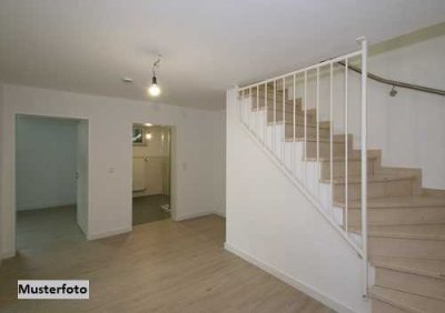 Einfamilienhaus mit Garage und Carport - provisionsfrei