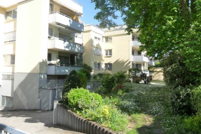 Helle, großzügige 3 Zimmer-Wohnung in ruhiger Grünlage mit TG-Stellplatz