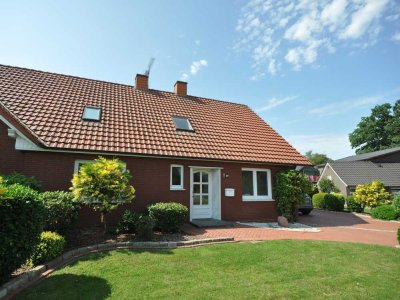 Familienfreundliche Doppelhaushälfte mit schönem Garten