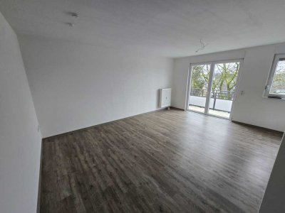 Moderne Wohnung mit Tageslichtbad, offener Küche und Balkon - ab sofort frei!