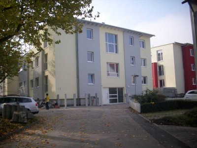 Neuwertige 3,5-Zimmer-Penthouse-Wohnung mit EBK und großem Balkon in Heilbronn