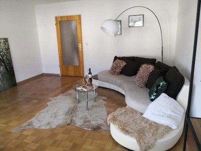 Attraktive, moderne und geräumige 2-Zimmer WHG mit Balkon, neuwertiger Küche + Einzelgarage