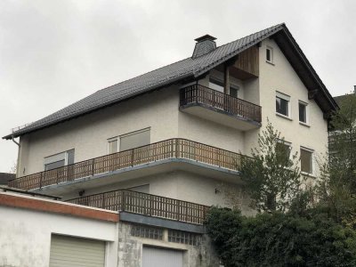 sehr schöne drei Zimmer Wohnung mit Fernsicht