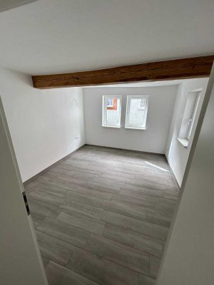 Ansprechende 2-Zimmer-Wohnung in Ellingshausen