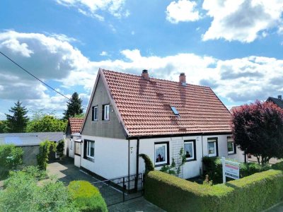 **RESERVIERT** Ein Zuhause mit Charakter – Doppelhaushälfte mit Wintergarten und  Garten - Provis...