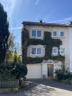 DHH mit 6 Zimmern in Nürtingen-Enzenhardt