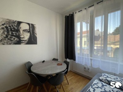 # SQ - SANIERTE UND GEPFLEGTE ALTBAUWOHNUNG - 3 ZIMMER - TOP LAGE: AM SPITZ