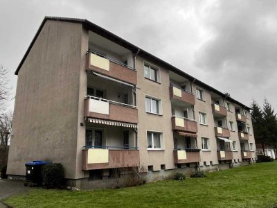 Schöne 3-Zimmer-Wohnung ( 65 qm ) mit Balkon im 2. OG  :  Hermannstr. 54 in 47169 Duisburg
