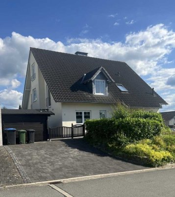 5-Zimmer-Doppelhaushälfte mit EBK in Möhnesee