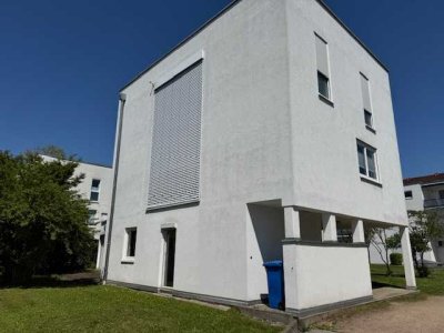 Helle und barrierefreie Zweieinhalb Zimmerwohnung im Erdgeschoss