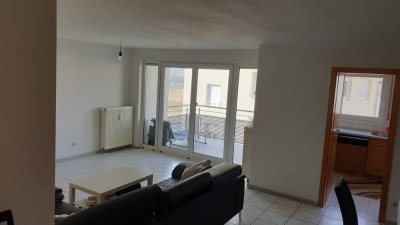 Helle, gepflegte 3,5-Zimmer-Wohnung mit Balkon, EBK und TG Stellplatz in Remshalden-Geradstetten