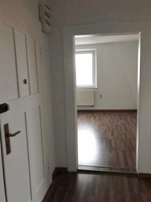 Schöne helle Whng. / WG in gepfl. Altbau mit gr. Wohnküche, EBK, Keller, Fahradkeller & Stellplatz