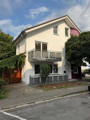 Frisch renoviertes Reiheneckhaus in Heidelberg-Handschuhsheim ·  flexible Nutzung, sofortiger Ertrag