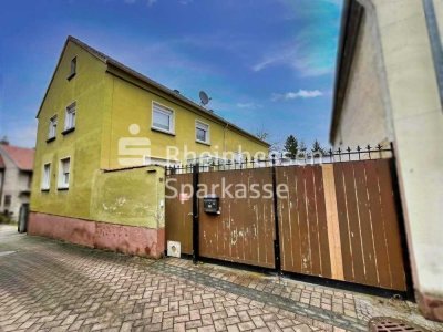 Wohnhaus mit Scheune, großem Innenhof & Potential  - sofort verfügbar