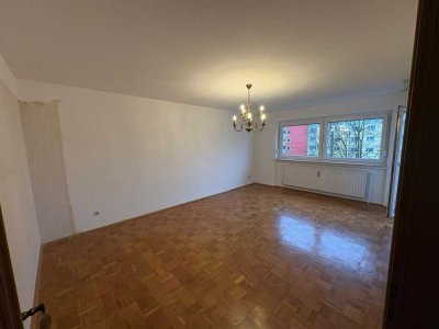 4-Zimmer-Wohnung mit Loggia – Aufzug & ruhige Lage nahe PEP & Ost