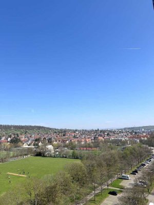 Perfekt für Singles oder Paare: 2-Zi.-Wohnung mit Balkon, TG-Stellplatz & traumhafter Fernsicht