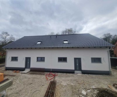 Erstbezug: Neubau-Doppelhaushälften zu vermieten