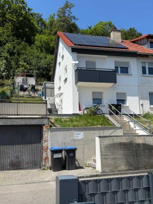 Frisch modernisiertes Zuhause mit PV-Anlage, Terrasse und Weitblick