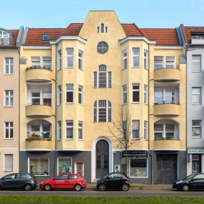 WEG geteiltes Mehrfamilienhaus mit eingereichter Genehmigung für Dachgeschossausbau