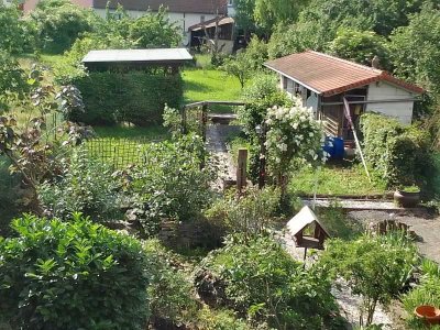 Geräumiges, preiswertes und neuwertiges 8-Zimmer-Einfamilienhaus mit geh. Innenausstattung