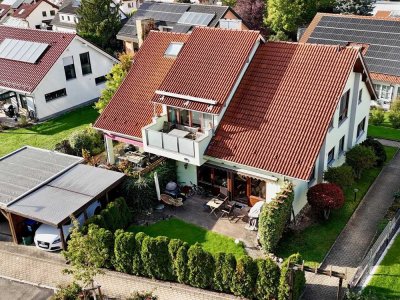 Doppelhaushälfte oder Wohnung? Außergewöhnliche Wohnung mit viel Fläche in bester Lage!