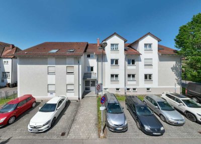 Grüner Weitblick trifft Stadtnähe – 5-Zi.-Wohnung mit Balkon und Aussicht