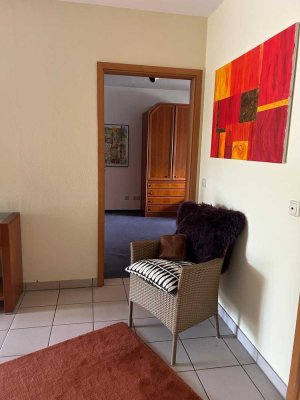 Freundliche 3,5-Zimmer-Maisonette-Wohnung mit geh. Innenausstattung mit Balkon und EBK in Duisburg
