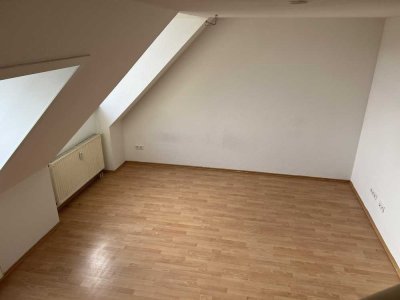 WG mit 2-Zimmer-Maisonette-Whg für Wohngemeinschaft. Auf Wunsch mit Duplexparker
