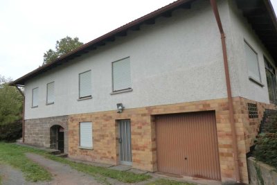 Für Naturliebhaber, Einfamilienhaus mit großem Grundstück in Stadtlauringen