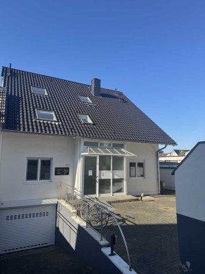 Charmante 3-Zimmer-Maisonette-Wohnung mit Einbauküche in ruhiger Lage von Köln-Höhenhaus