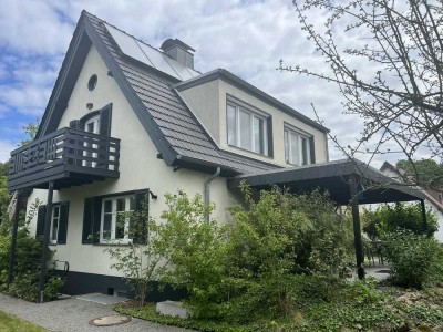 Energetisch saniertes EFH mit traumhaften Garten