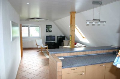 Lichtdurchflutete 2-Zimmer DG Wohnung