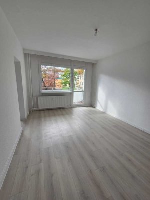gut geschnittene 3-Raum-Wohnung mit Balkon und Wannenbad