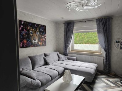 Liebevoll gestaltetes Einfamilienhaus mit weitläufigem Grundstück in ruhiger Dorflage