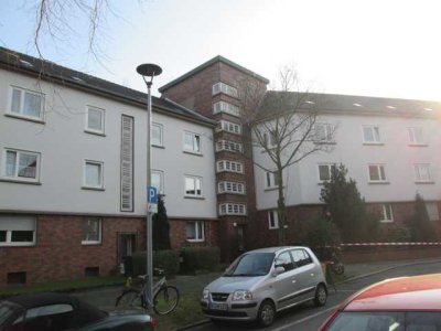 Schöne 2 Zimmer mit Balkon!