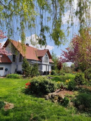 Unverbautes, freistehendes Einfamilienhaus mit hoher Privatsphäre und Ruhe für Gartenliebhaber