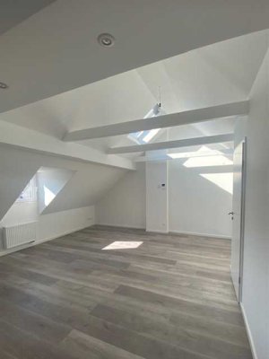 komplett neu sanierte 4-Zimmer-Maisonette-Wohnung mit gehobener Innenausstattung in Koblenz