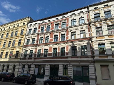 Kapitalanlage Altbaujuwel in Magdeburg: 3-Zimmer-Wohnung mit Balkon in Sudenburg