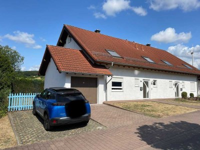 KAPITALANLAGE - Housing-Mietvertrag, Doppelhaus mit zwei separaten Hälften, Garten und Garage