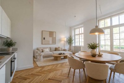 Charmante 3 Zimmer Wohnung im Altbau mit offener Wohnküche und elegantem Design