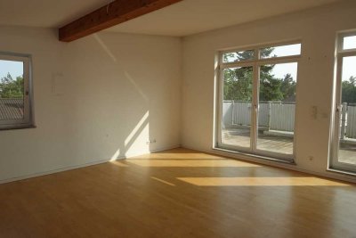 Moderne 4 Zi. Penthouse-W. mit gr. Dachterrasse u. 1 Außenstellpl. (2 TG-Stellpl. zusätzlich mgl.)