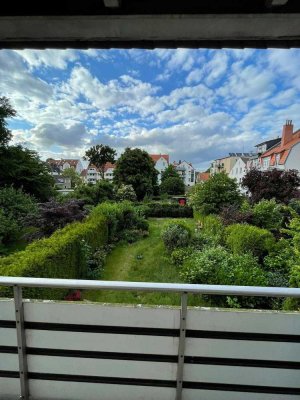 Attraktive 4-Zimmer-Wohnung in zentraler Lage mit grünem Ausblick