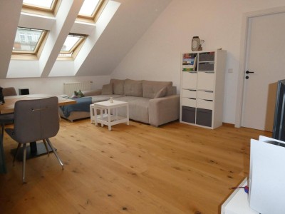 Liebevoll renovierte Dachgeschosswohnung